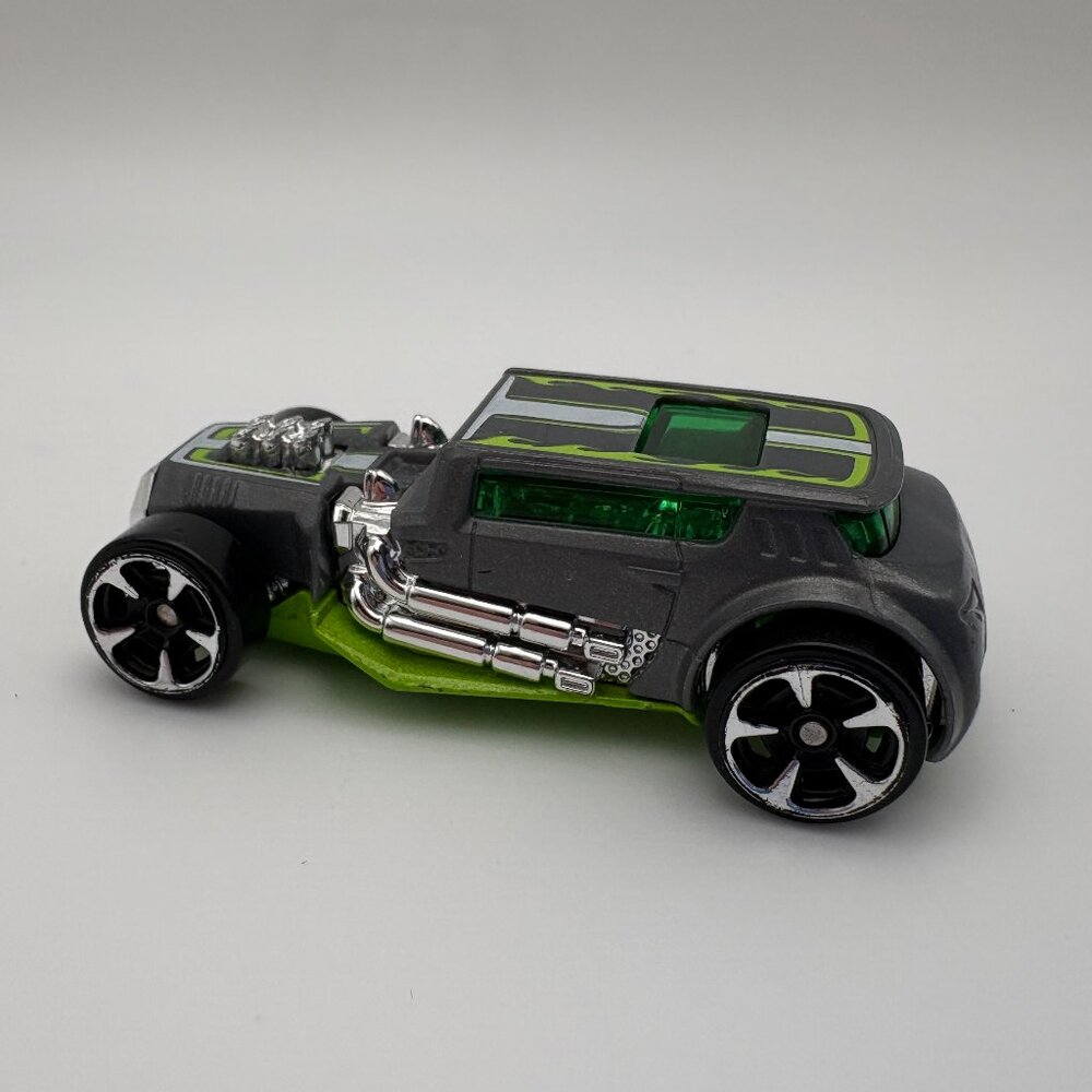 Zuru 2018 Nitro Rider Green Metal Machines 1:64 Diecast Toy Car (SKU: 500TO)